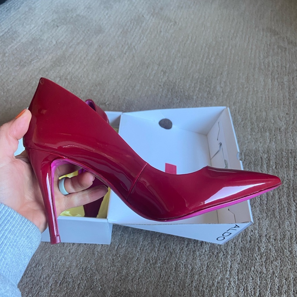 Gorgeous red pumps